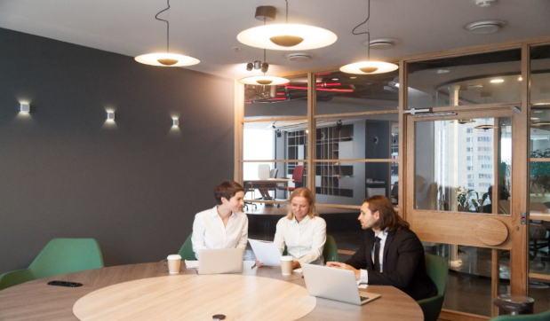 Office interior designer in Mumbai managing turnkey workspace projects
